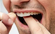 روش استفاده از نخ دندان